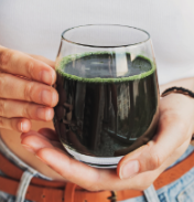 Spirulina Drink im Glas